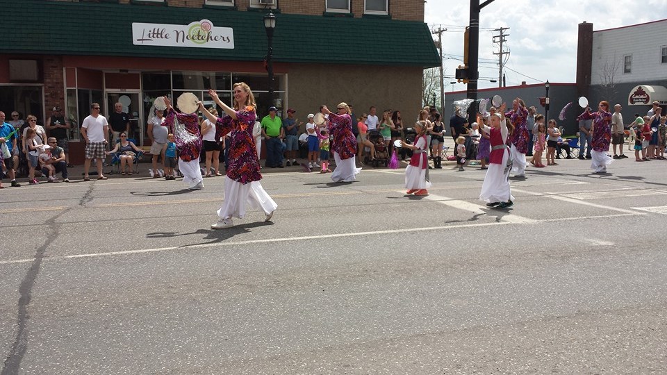 parade praise dance